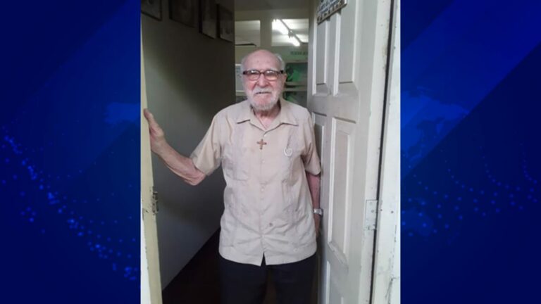 sacerdote jesuita queda en la intemperie luego que la dictadura confiscara residencia villa carmen Foto Nicaragua Actual