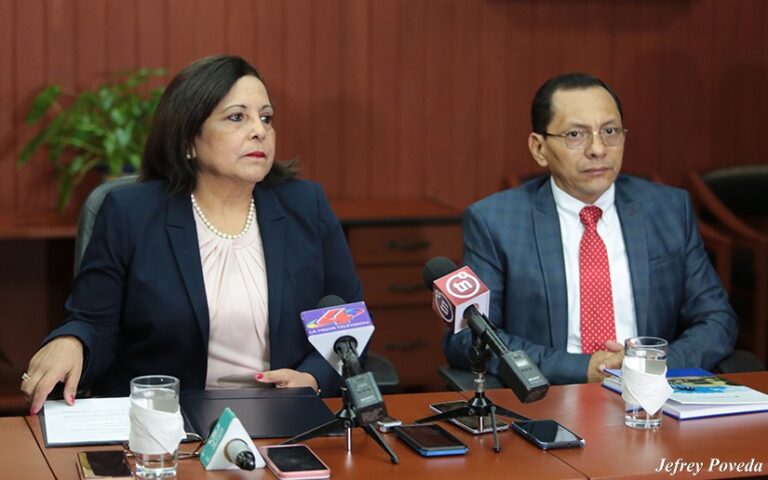 Marta Mayela Díaz Ortiz vicesuperintendente de bancos Foto Nicaragua Actual
