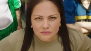 Lili Melgar, en el videoclip de 'El Jefe', canción de Shakira y Fuerza Regida - crédito YouTube