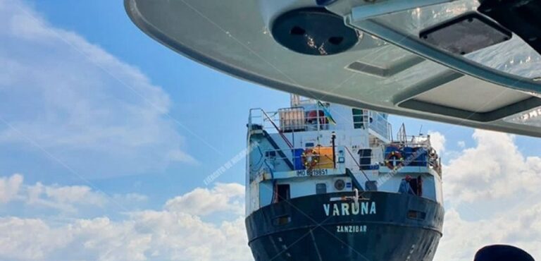 Régimen se queda con buque varado en Corn Island.