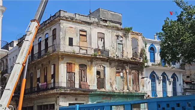 Imagen del edificio parcialmente derrumbado el pasado 3 de octubre, en La Habana, Cuba, que dejó dos personas muertas y varios heridos. [Cortesía]