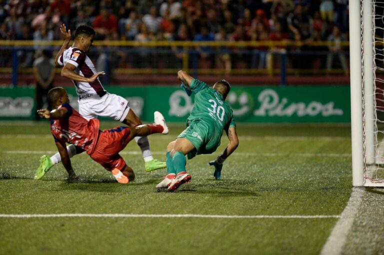 El Real Estelí se enfrenta al Saprissa en Costa Rica.