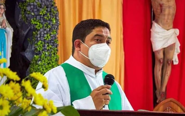 Sacerdote Yesner Cipriano Pineda Meneses, párroco de la iglesia Nuestra Señora de Lourdes de la ciudad de Ocotal, en Nueva Segovia.