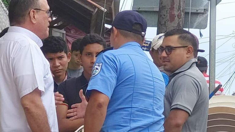 Policía prohibe a obispo de Bluefields celebrar misa en cementerio municipal.