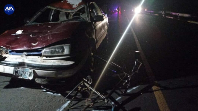 Dos ciclistas mueren al ser impactados por un carro