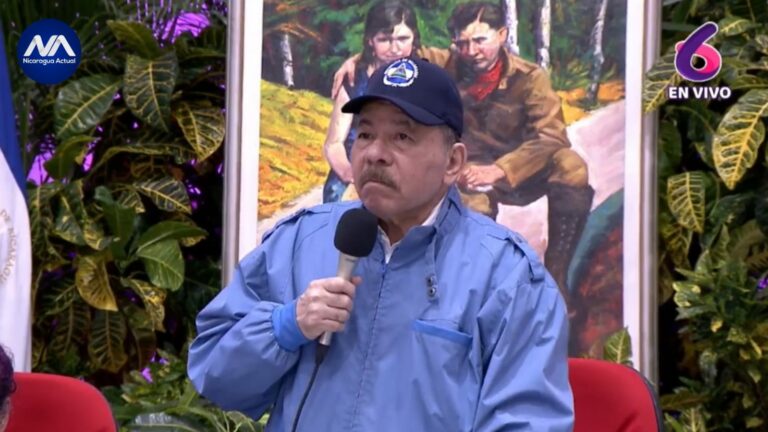 Daniel Ortega presiden la XXVIII graduación de oficiales del Centro Superior de Estudios Militares del Ejército de Nicaragua.