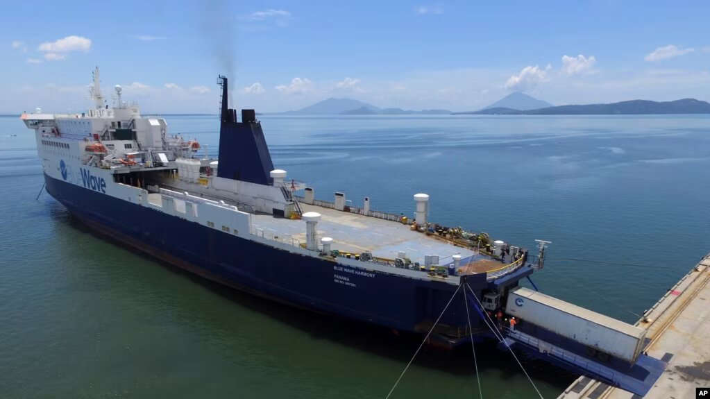 En agosto de este año El Salvador y Costa Rica anunciaron las operraciones de un ferry para interconectar por la vía martíma del Pacífico ambos países y mejorar el flujo comercial y turíustico, las operaciones quedan en pausa indefinida. [Foto: AP]