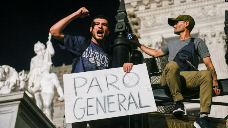 Manifestantes advirtieron sobre la posibilidad de un paro nacional por las acciones impulsadas por el Gobierno.