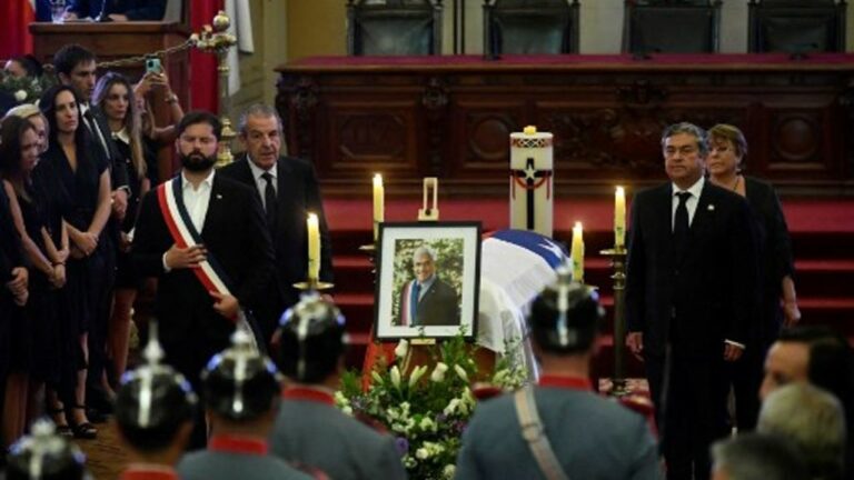 Chile da último adiós al exmandatario Sebastian Piñera
