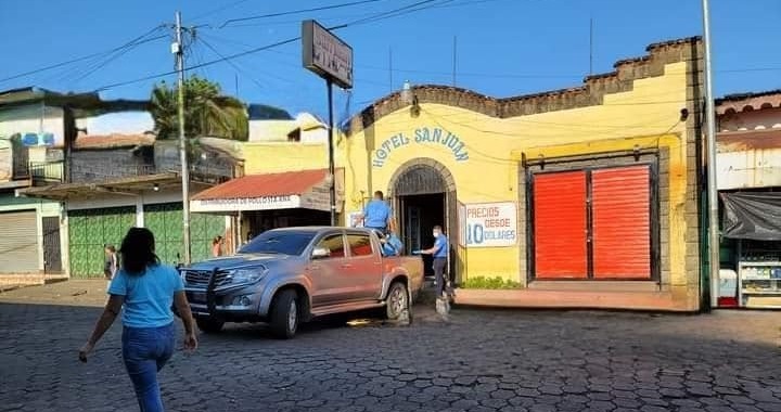 Conductor costarricense aparece sin vida en un hotel de Chinandega