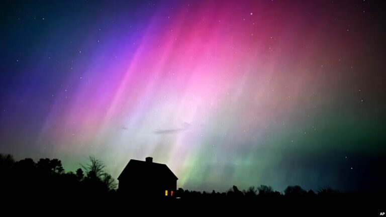 Potente tormenta solar golpea a la Tierra y deja coloridas auroras boreales en el hemisferio norte.