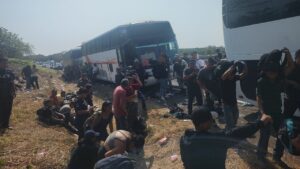 Migrantes nicaragüenses son rescatados en México.