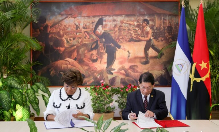 Nicaragua firma convenio con Angola.