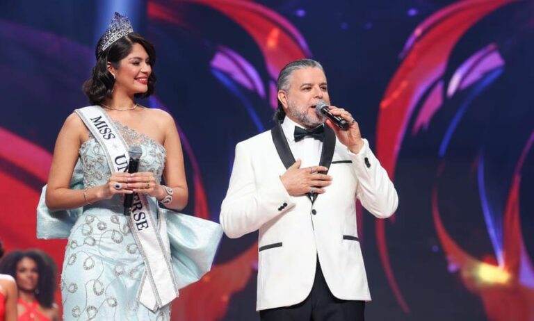 sheynnis palacios y luis enrique en gala final de miss universo puerto rico foto cortesia