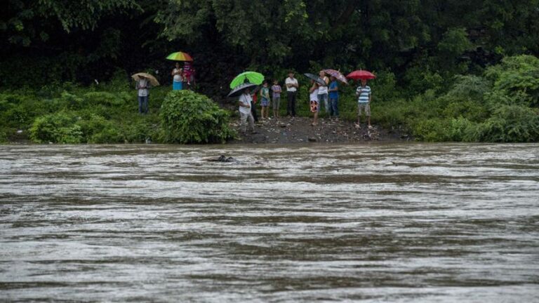 Crecida de ríos en Nicaragua por fuertes lluvias.