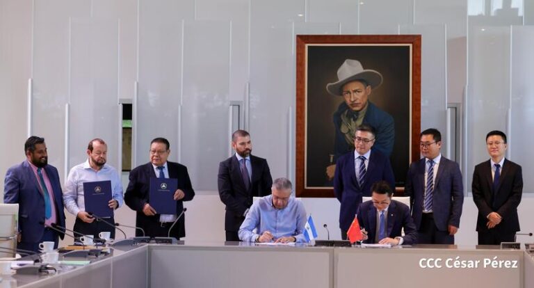 Firma de contratos para nuevo préstamo de China a Nicaragua.