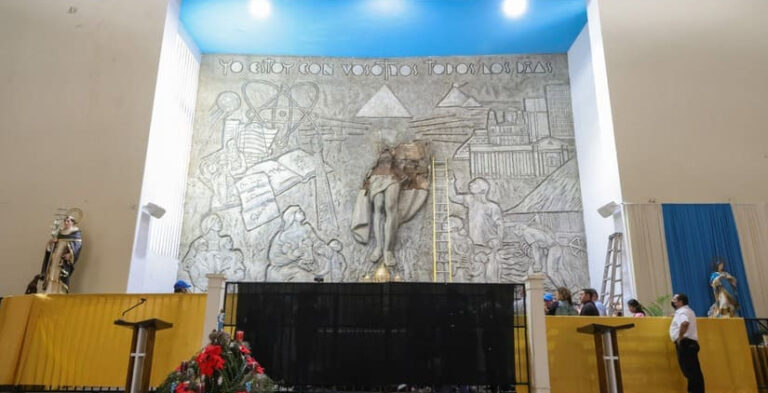 Imagen colapsada de Cristo Resucitada de parroquia Santo Domingo de Guzmán.